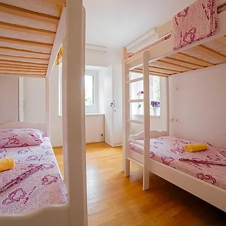 Cheap Sleep Marinero (adults Only) Hostel