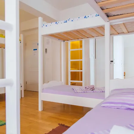 Hostel Cheap Sleep Marinero (adults Only)