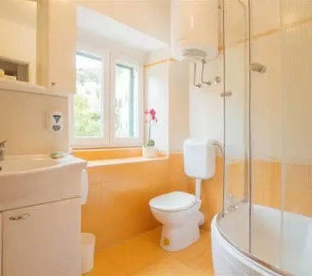 Cheap Sleep Marinero (adults Only) Hostel